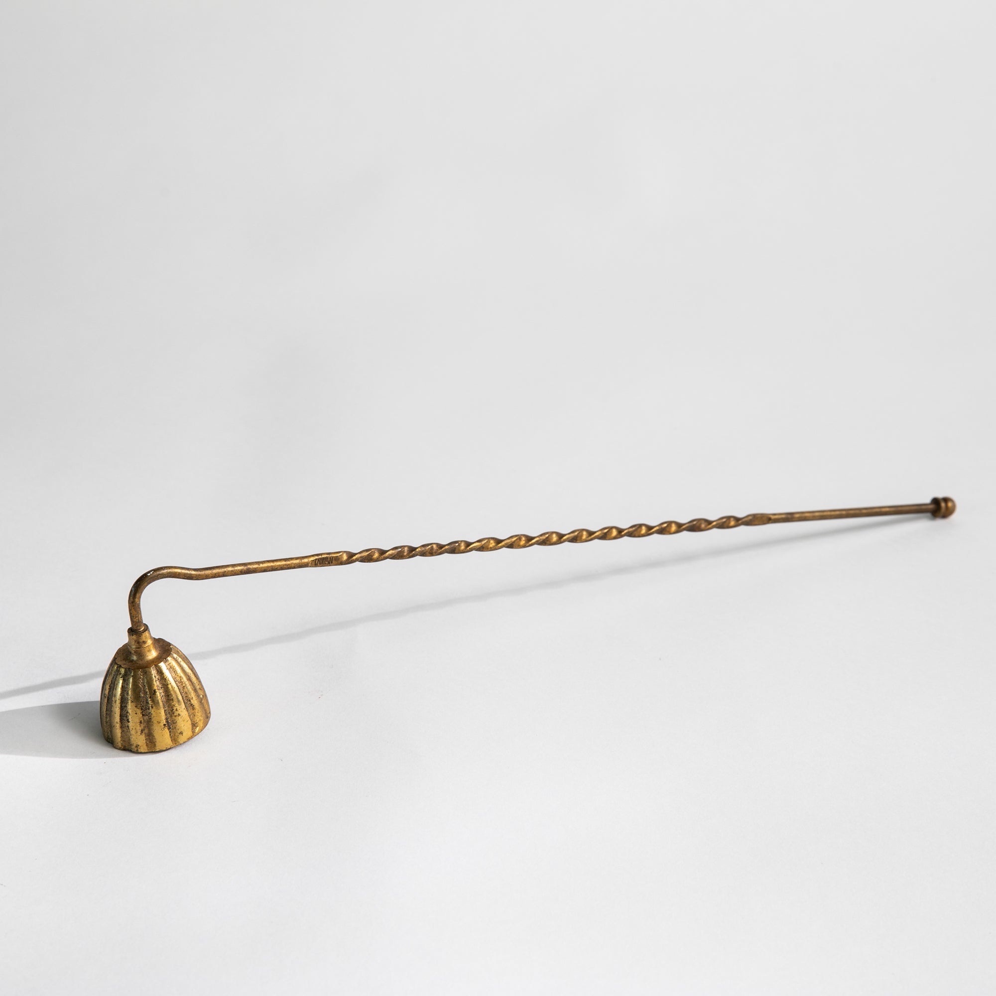 VINTAGE CANDLE SNUFFER Nº19
